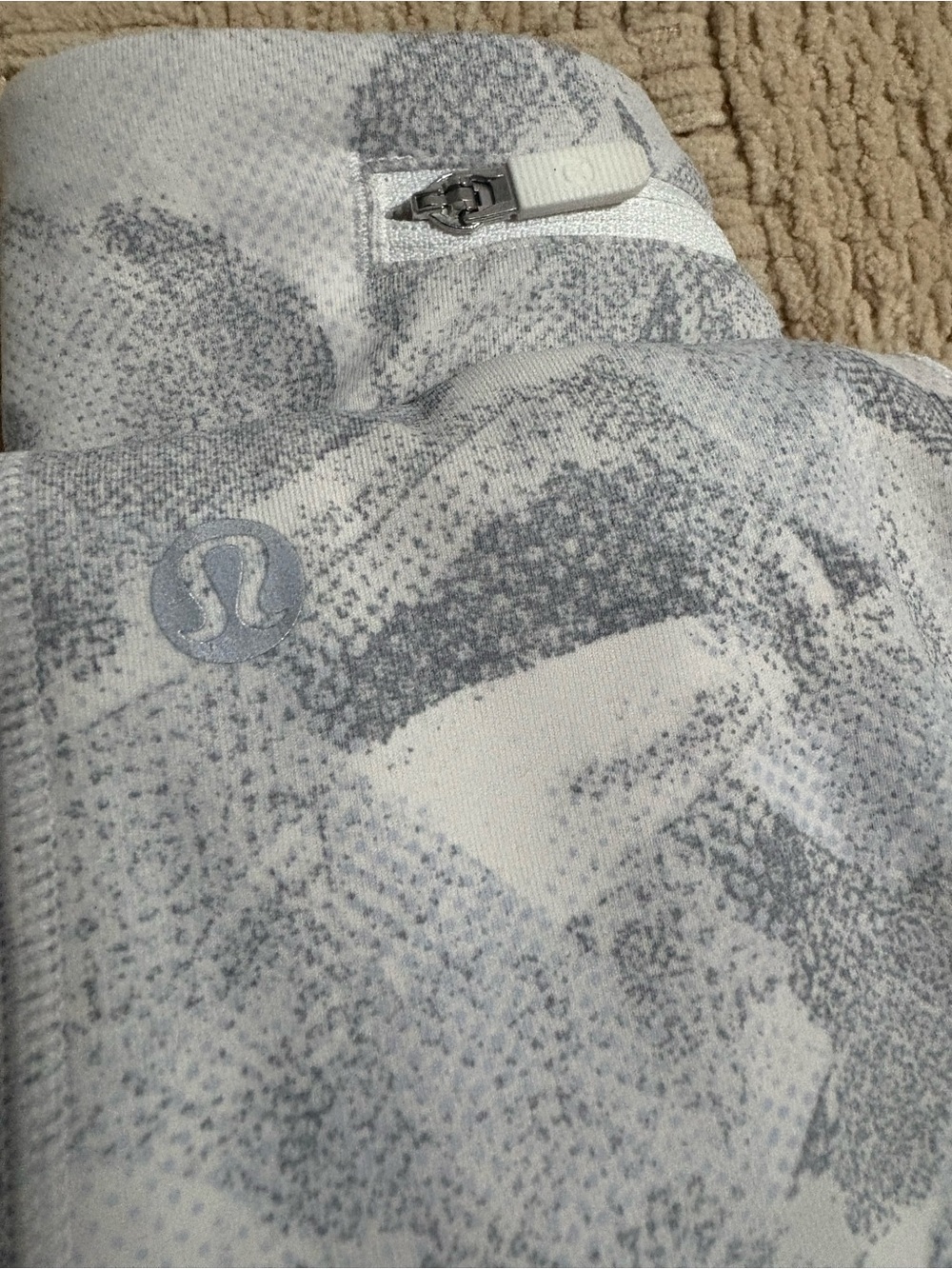 lululemon athletica White and Light Gray Patterned Women’s Top